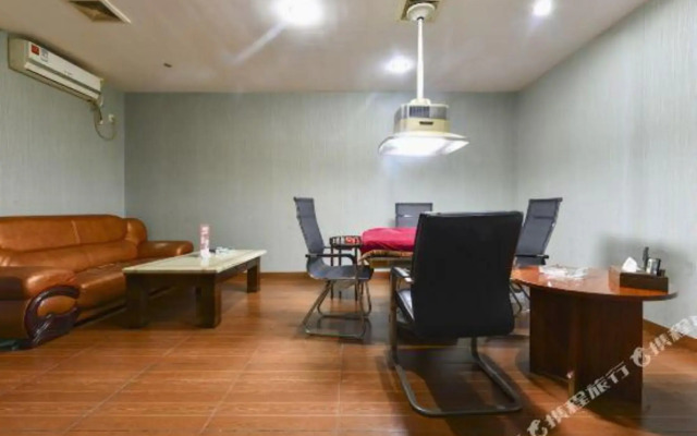 Dongguan Xinyi Business Hotel (Xingtai Academy)