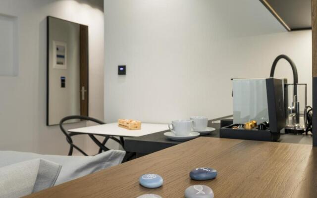 Ostrakon Suites