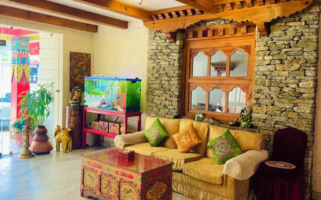 Three Jewels Boutique Hotel