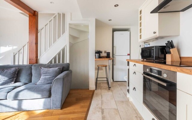 Bright & Quirky 3BD Home - Wellington Terrace!