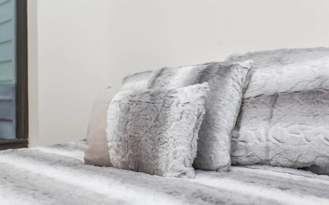 Handsome Mccormick 3bd-2ba Loft