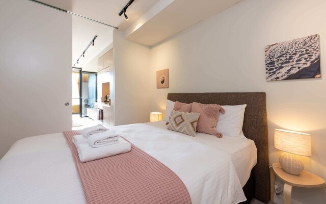2-bed in South Melbourne w/ Beautiful City Views