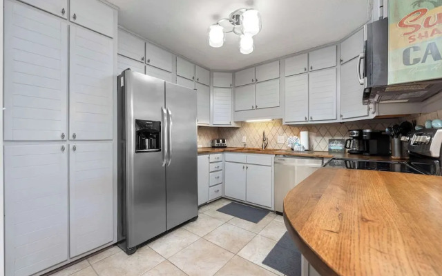 The Condor - Stay for 6