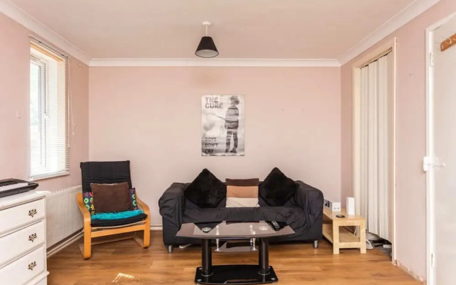 Spacious 2BD House W/private Garden - Kennington!