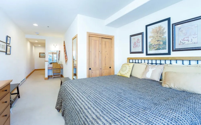 Bear Creek Lodge 403 4 Bedroom Condo by Alpine Lodging Telluride