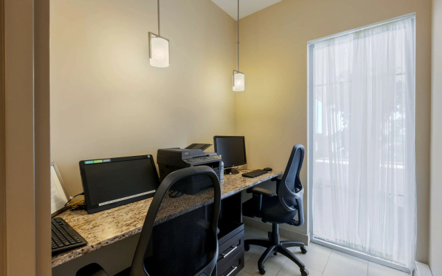 Best Western Plus Walkerton Hotel & Conference Centre