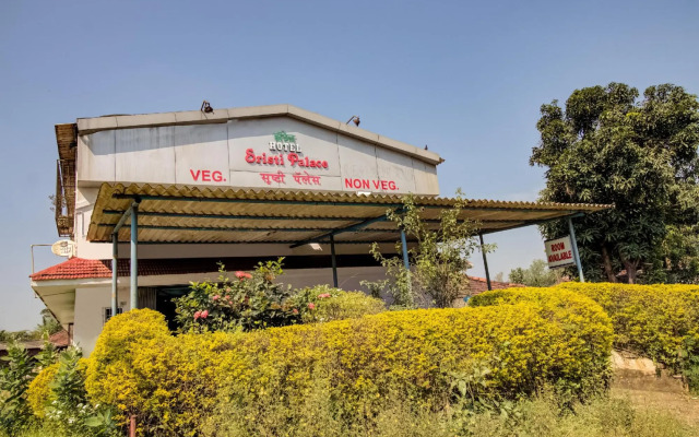 Sristi Palace by OYO Rooms