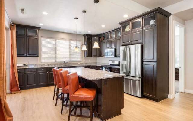 Hidden Treasure #15 6 Bedroom Home