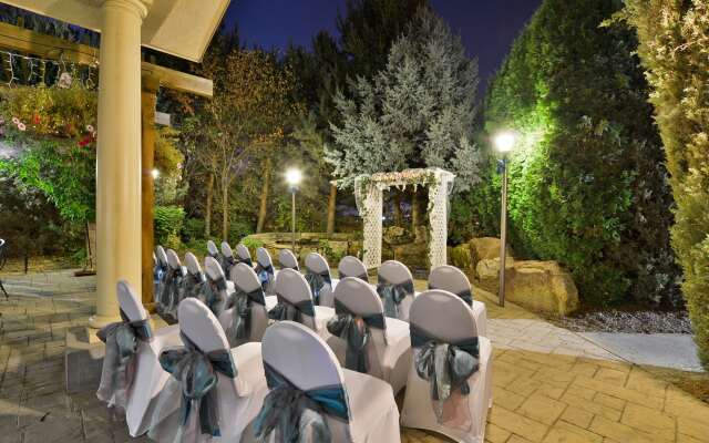 Best Western Plus Caldwell Inn & Suites