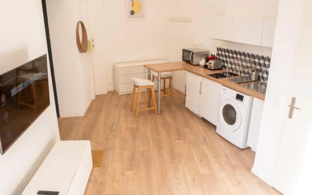 Modern studio with AC