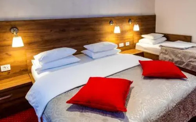 Garni Hotel Royal Crown