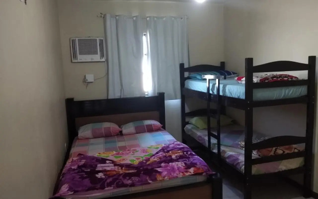 Casa com 2 quartos em condomínio