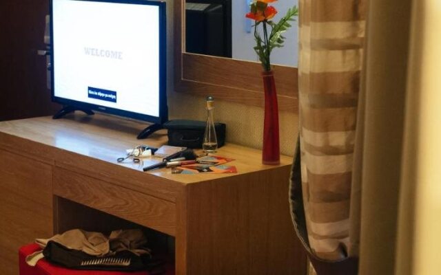 Alexandros Hotel