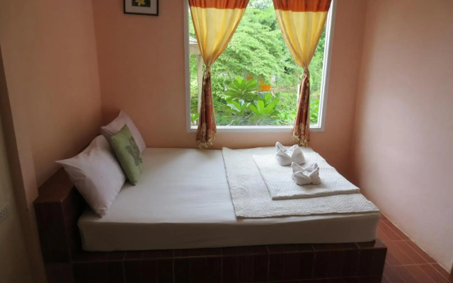 Baan Ton Nam Resort