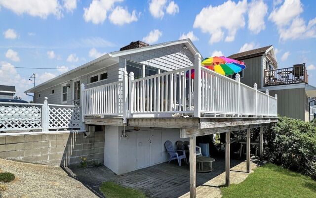 Twin Sails - W006 Beach House At The End Of Atlantic Ave With An Amazing Sunset View 2 Bedroom Home by RedAwning