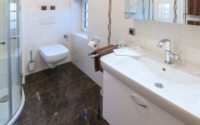 Snug Apartment in Hage