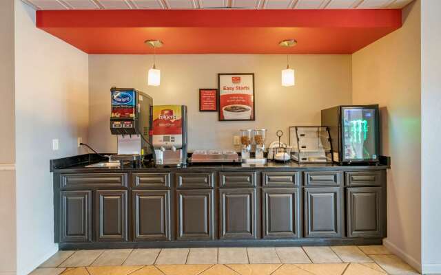 Econo Lodge & Suites Granite City