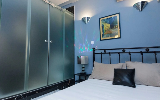 Modern Athenian City Center Studio