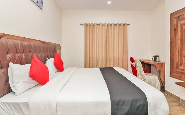 Capital O 24450 Hotel Surabhi