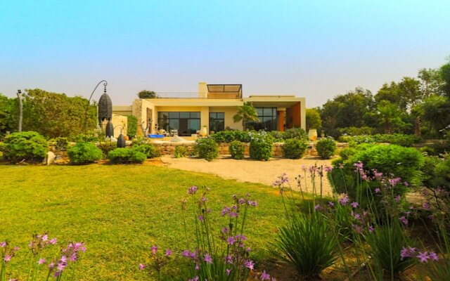 13 Bedroom Villa With Heated Pool, Golf Course, Seaside