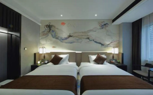 Rezen Dong Hotel (Xi'an Bell Tower Provincial Government Store)