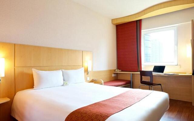 ibis Dalian Zhongshan Square