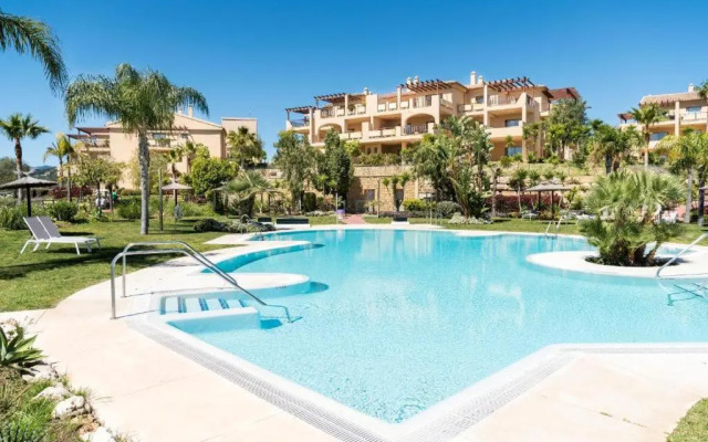Luxury apartment in Benahavis with amazing views