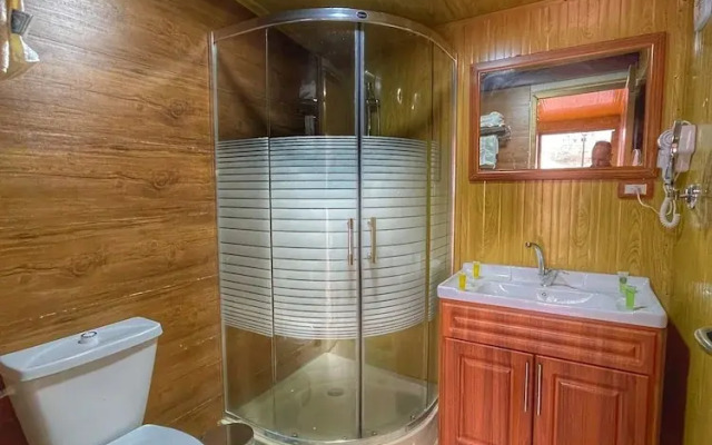 Rum Oasis Luxury Camp