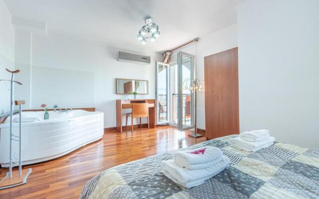 Apart-Rent Duplex Port Grec 5º
