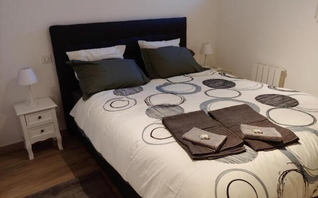 Joli 2 pièces Neuf façon Casa de Papel