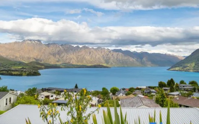 Fernhill Lookout | Near Town • Remarkables Views – Outside – Queenstown