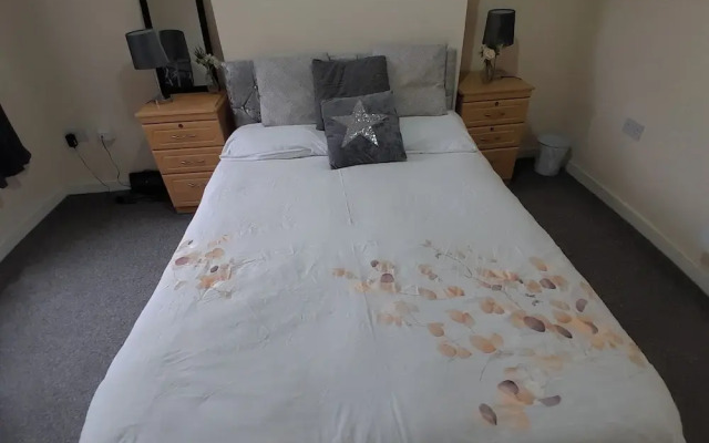 Blackpool - 2-beds - Sleeps 5 - Pet Friendly
