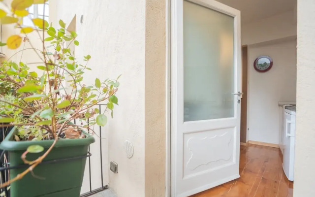 Viav by Rent All Como