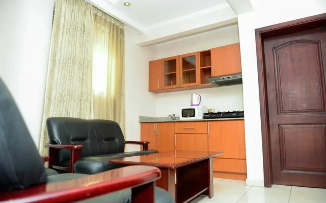 Room in Apartment - Enjoy the Amenities Offered by This Suite