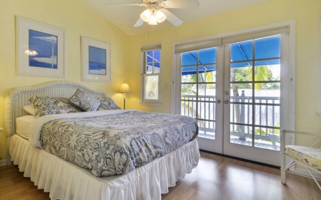 A Place In Paradise by Avantstay Key West Walkable w/ Shared Pool Week Long Stays Only