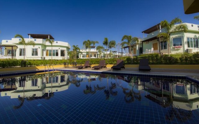 Villa Reina Resort