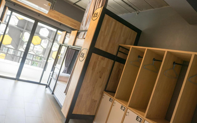 Ray Coffee Bar & Hostel - Adults Only