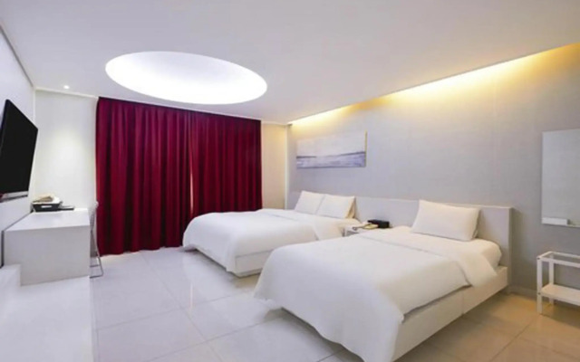 Ruby Tourist Hotel Wolmido