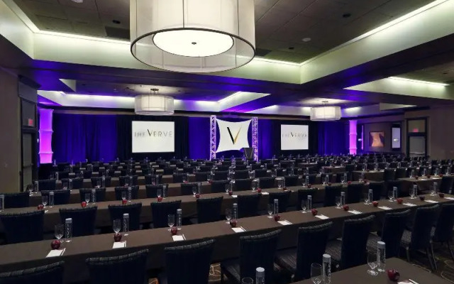 Crowne Plaza Boston Natick