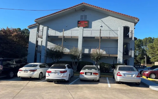 Guest Inn & Suites
