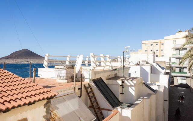 Home2Book BeachFront El Médano