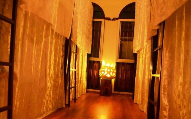 Hotel Ceylon