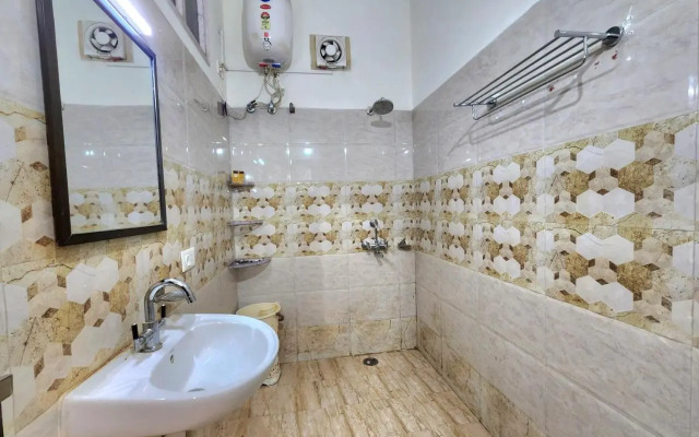 OYO 27648 Kasauli Greens