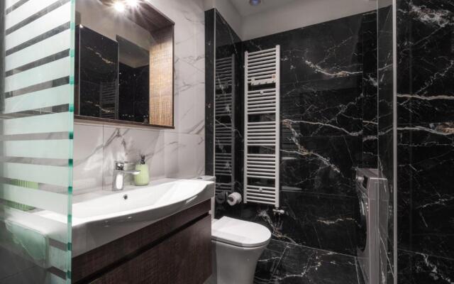 Newly built detached house with parking