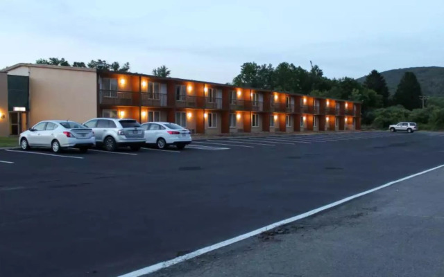 Pocono Inn & Banquet