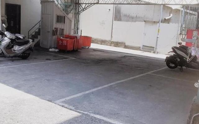 Holiday Business Hotel