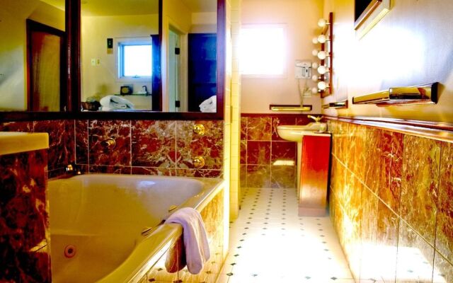 Cayuga Lake Inn Ithaca Hotel Alt