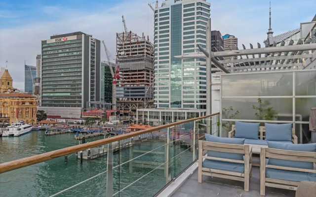 1BR Sub-Penthouse - Panoramic Views