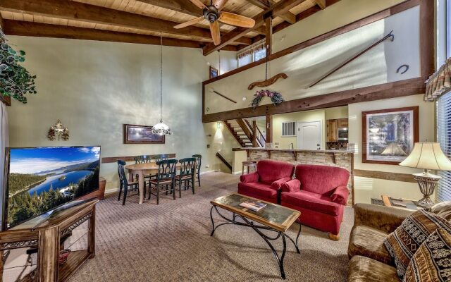 Newly Remodeled 2 Bedroom Townhome With Loft Townhouse by RedAwning