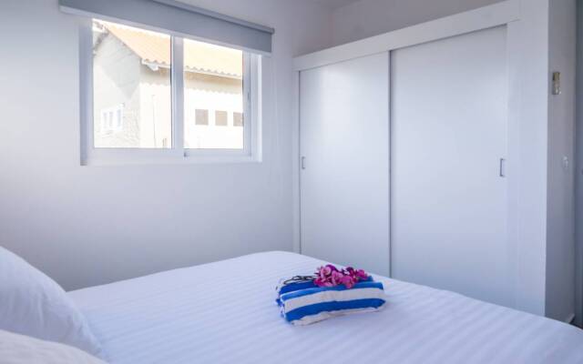 Elegant & Fully Equipped Apartment - Balcony W/ Pool View